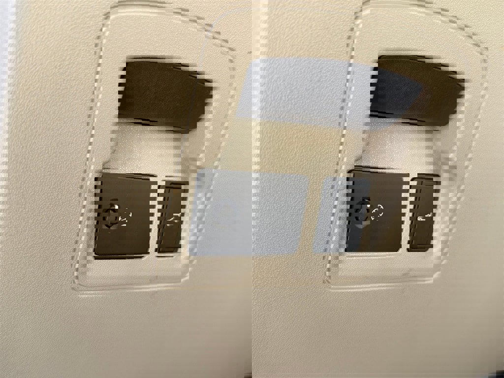 Used 2021 Land Rover Range Rover Velar S image 18