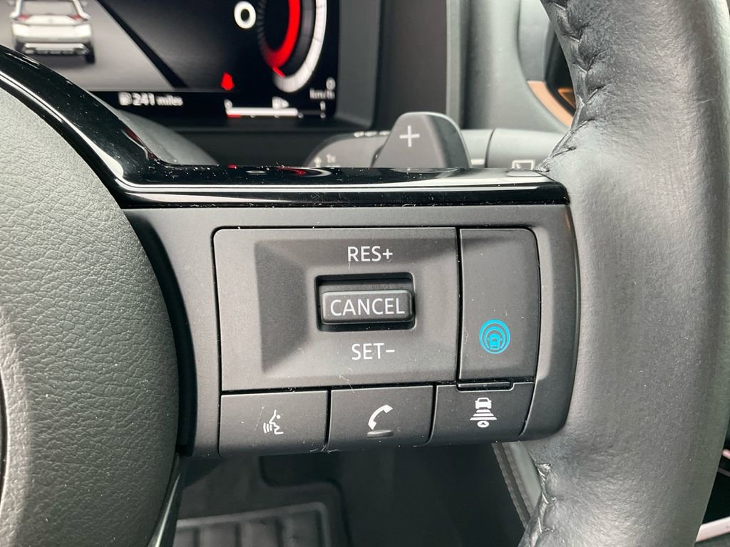 Used 2023 Nissan Rogue Platinum w/ Platinum Premium Package image 30