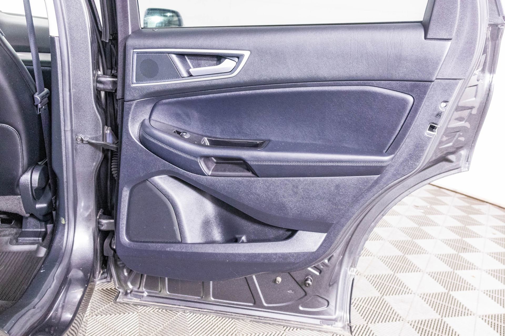 Used 2018 Ford Edge SEL w/ Equipment Group 201A image 33