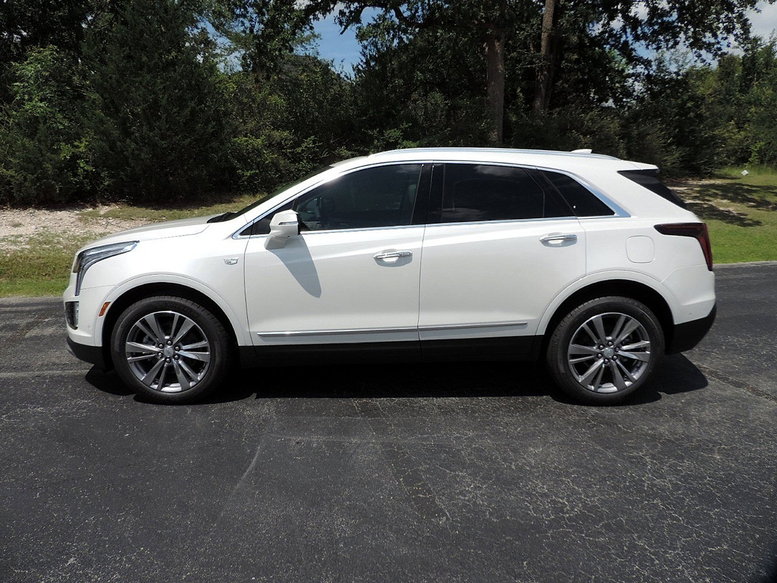 New 2026 Cadillac XT5 Premium Luxury w/ Driver Assist Package FWD image 8