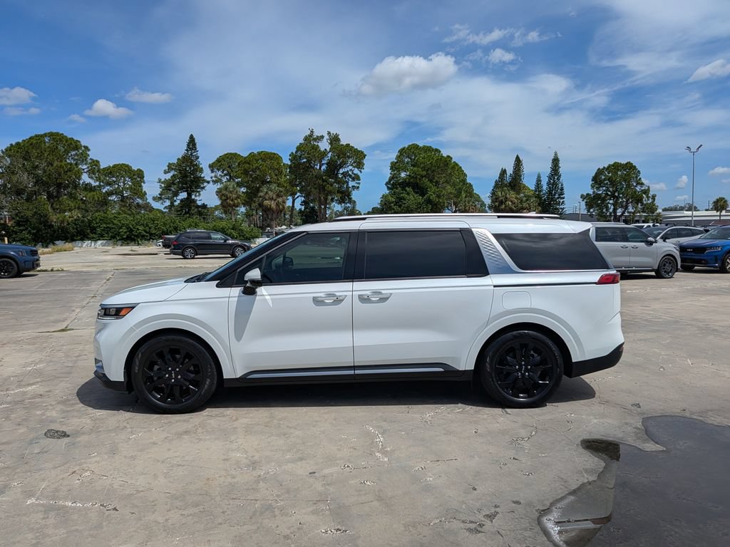 Certified 2024 Kia Carnival SX Prestige FWD image 5