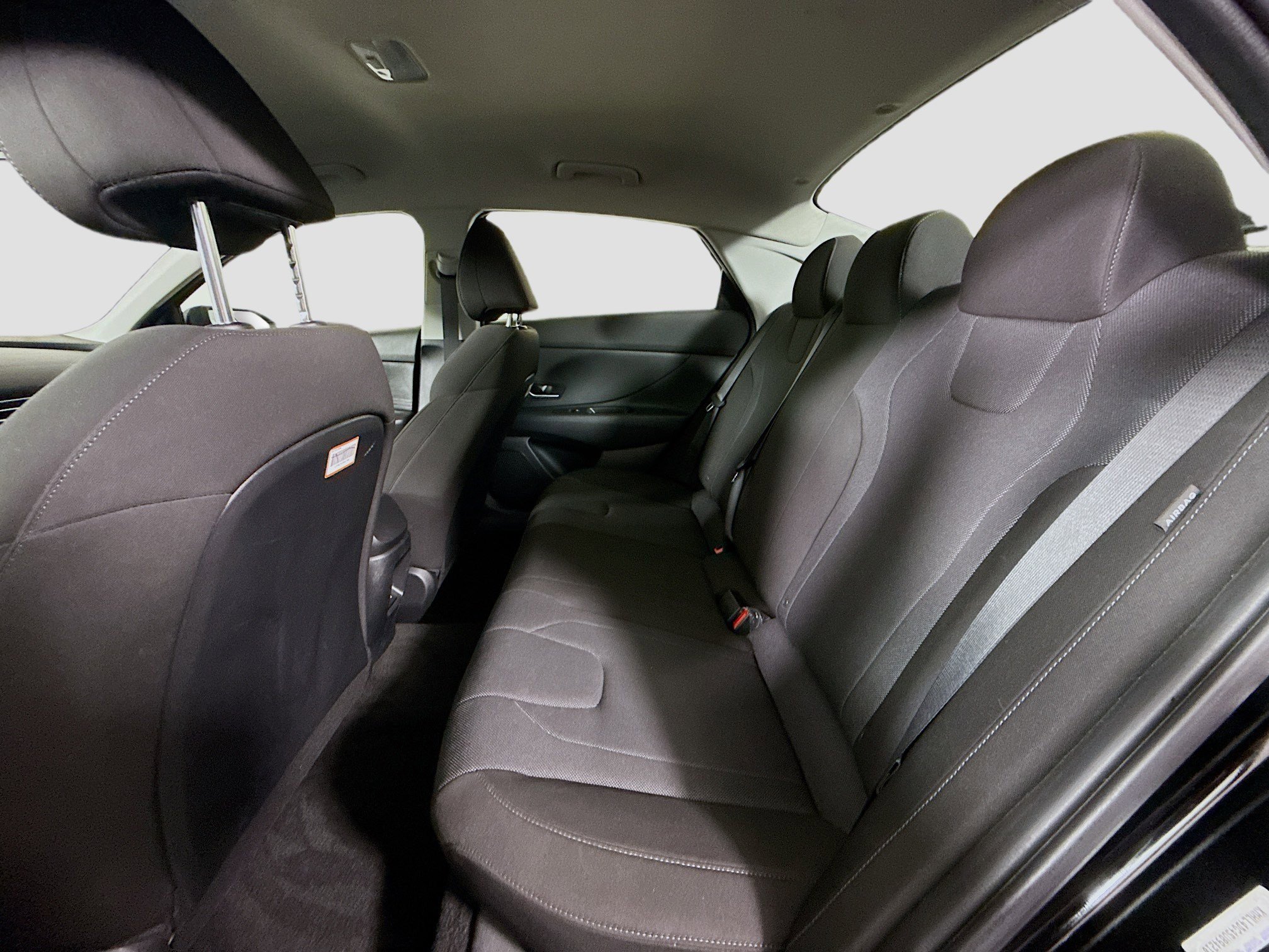 Used 2025 Hyundai Elantra SE image 24