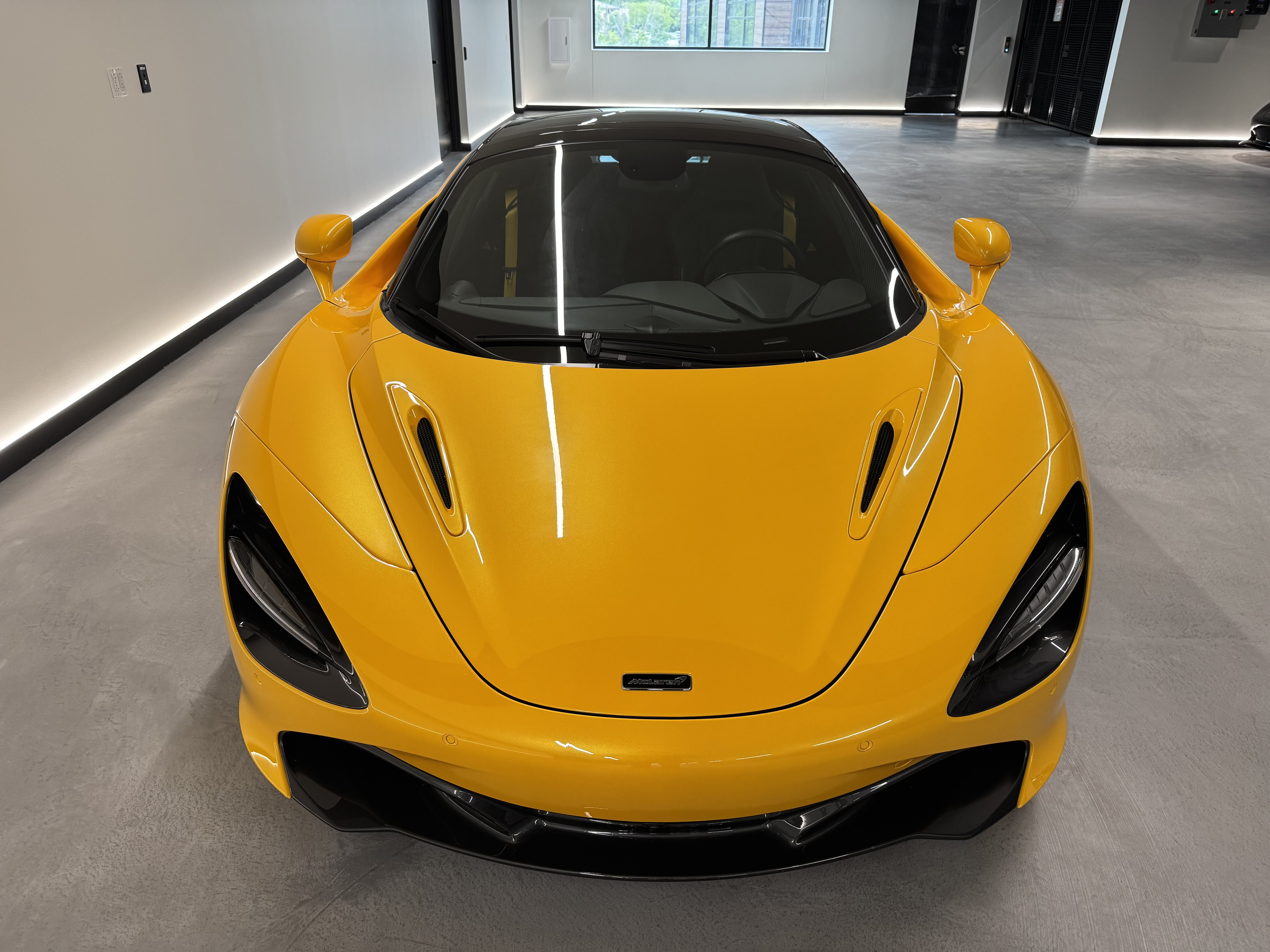 Used 2022 McLaren 720S Spider RWD image 5