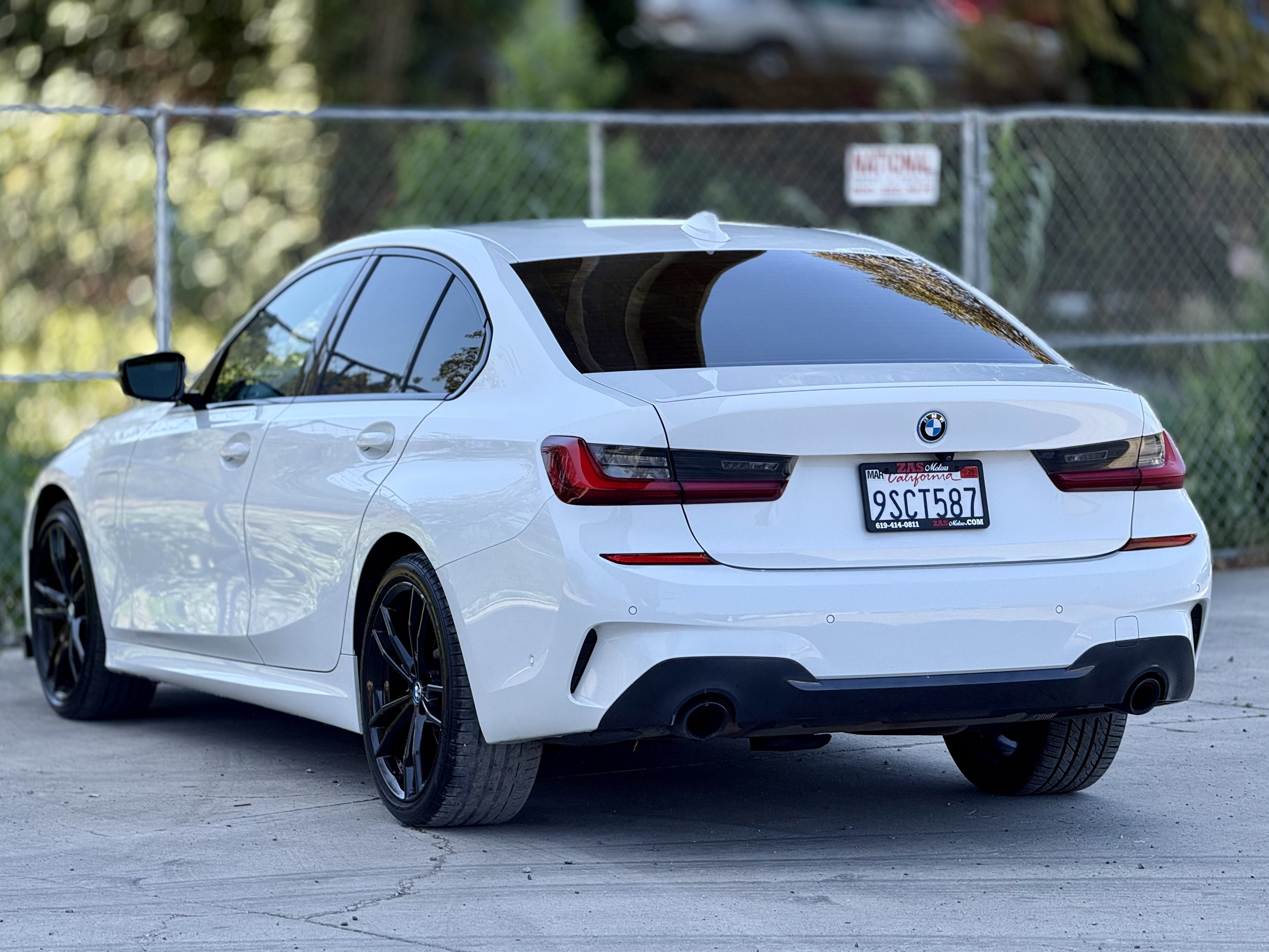 Used 2022 BMW 330e w/ M Sport Package RWD image 14
