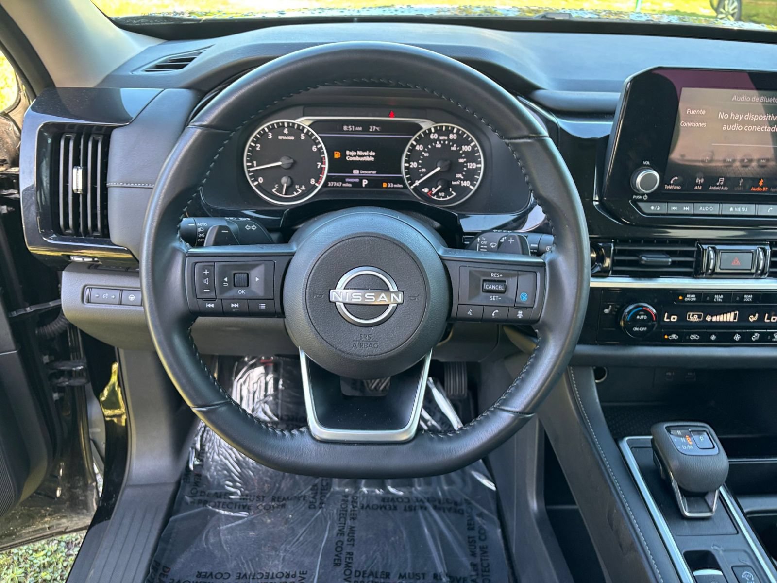 Used 2025 Nissan Pathfinder SV FWD image 29