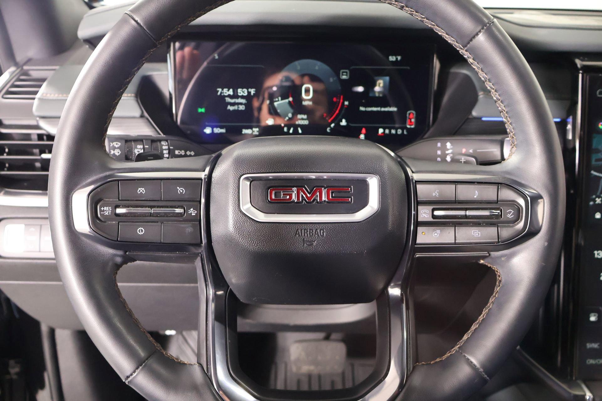 Used 2025 GMC Acadia AT4 AWD/4WD image 3