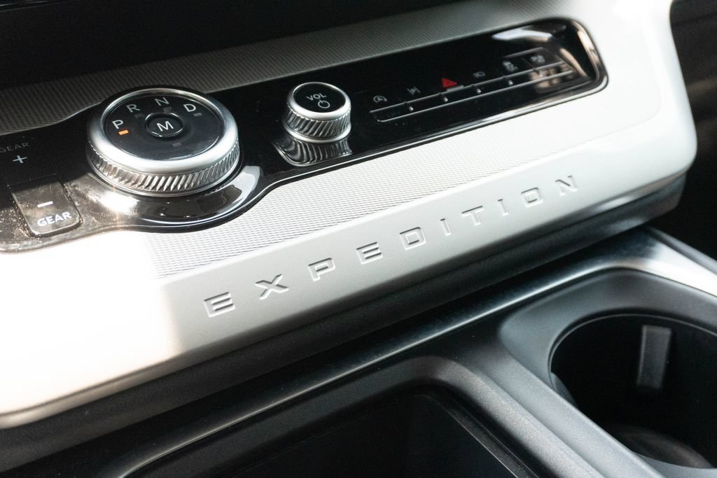 Used 2025 Ford Expedition Max Active RWD image 31