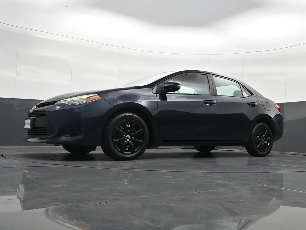 Used 2017 Toyota Corolla LE FWD image 29