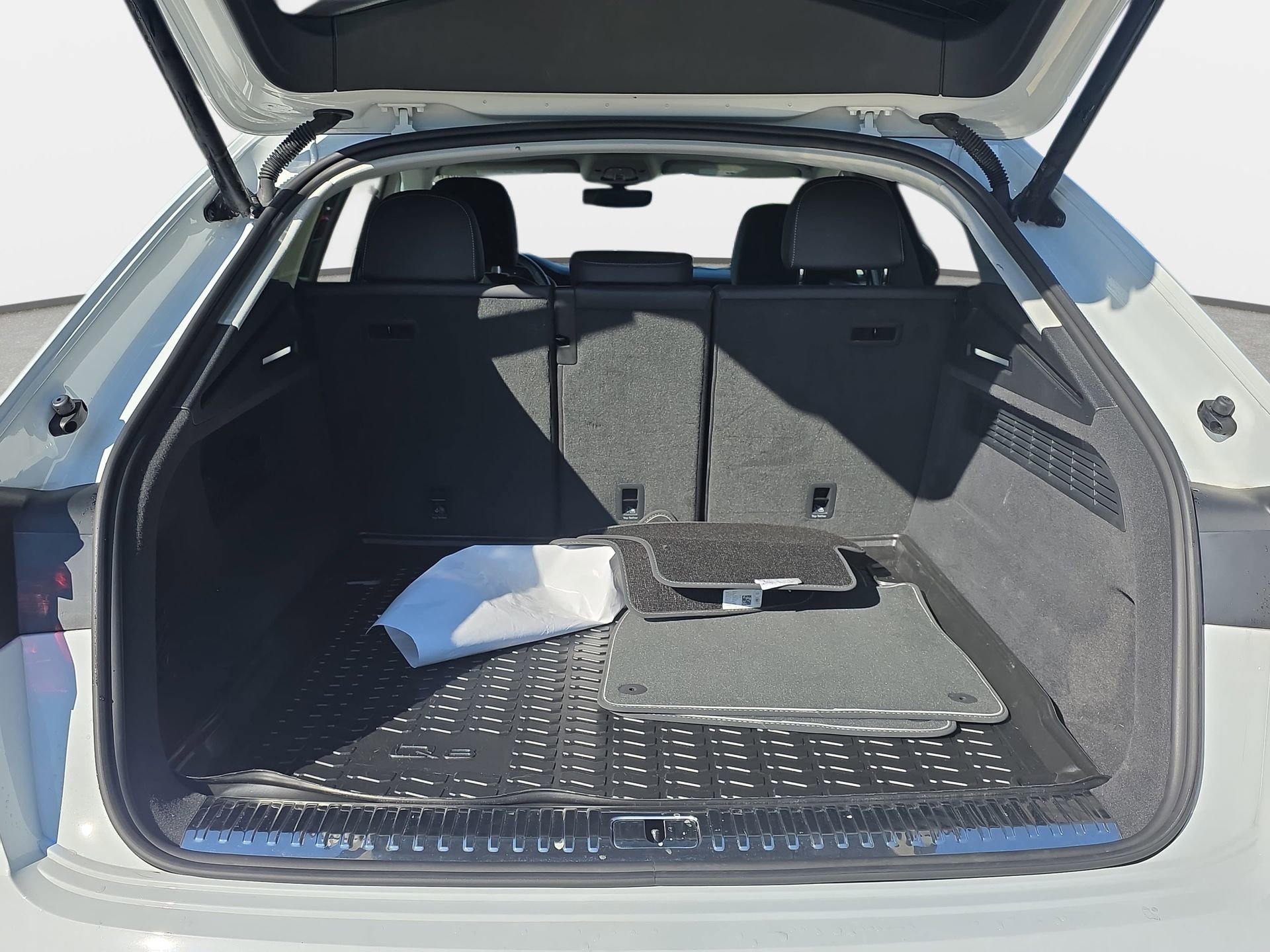 Used 2023 Audi Q8 Premium Plus w/ Premium Plus Package AWD/4WD image 12