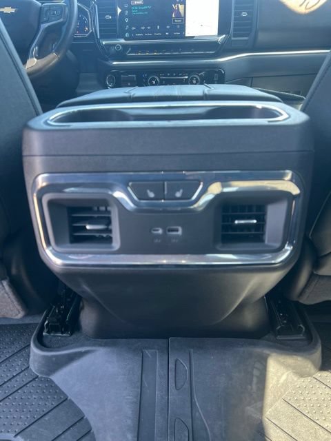 Used 2025 Chevrolet Silverado 1500 High Country w/ High Country Premium Package AWD/4WD image 31