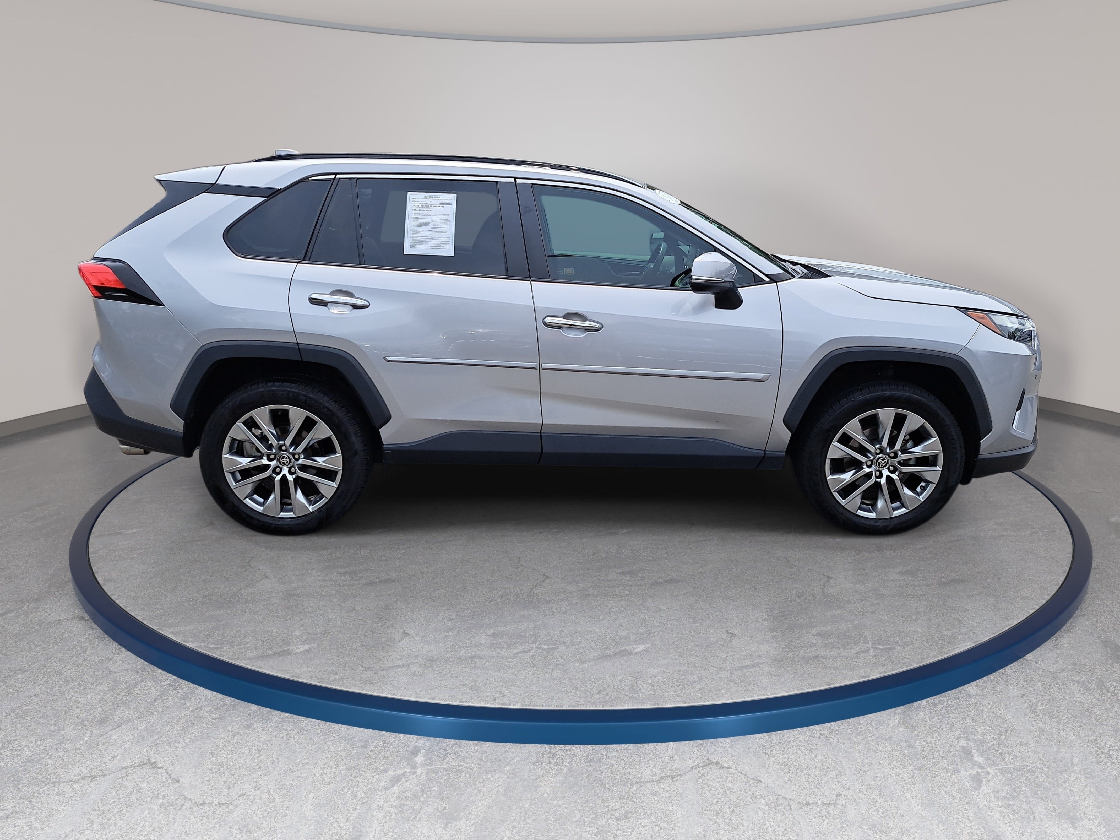 Used 2022 Toyota RAV4 Limited AWD/4WD image 4