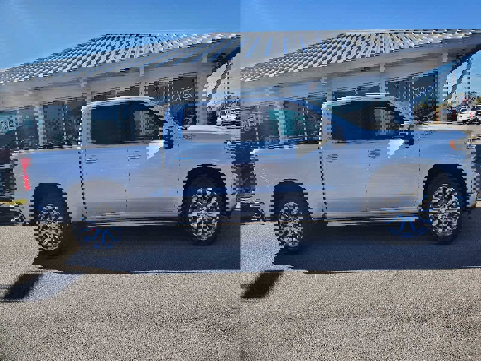 Certified 2021 Chevrolet Silverado 1500 High Country w/ Technology Package image 2