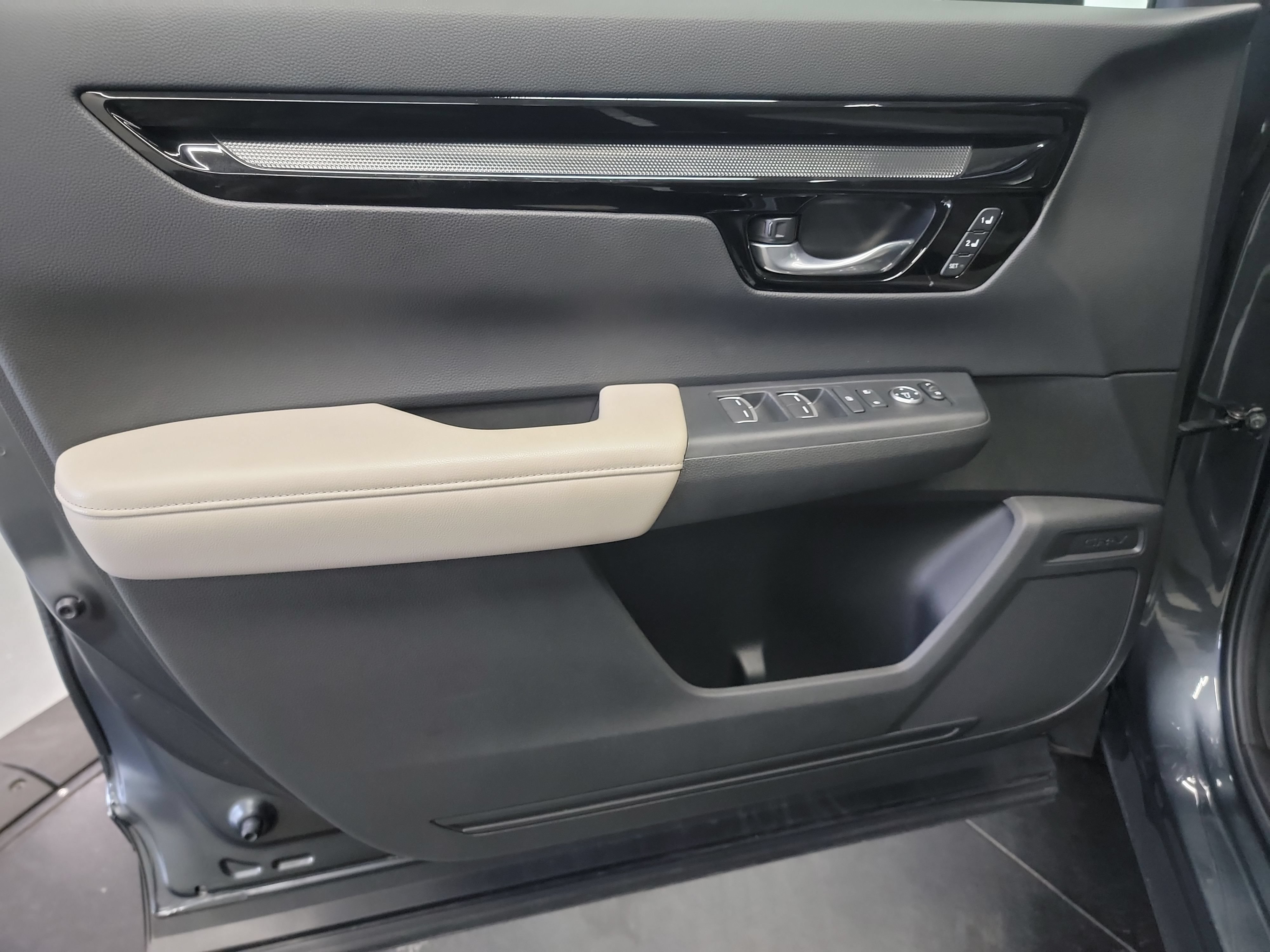 Certified 2025 Honda CR-V EX-L image 13