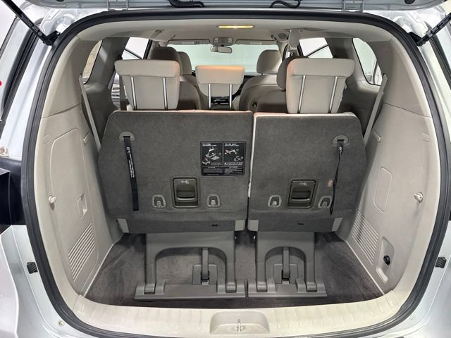 Used 2018 Kia Sedona L FWD image 25