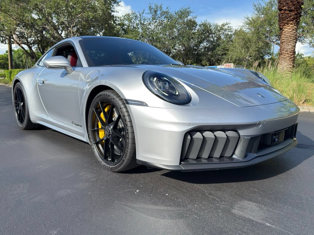 Used 2025 Porsche 911 Carrera 4 GTS AWD/4WD image 15