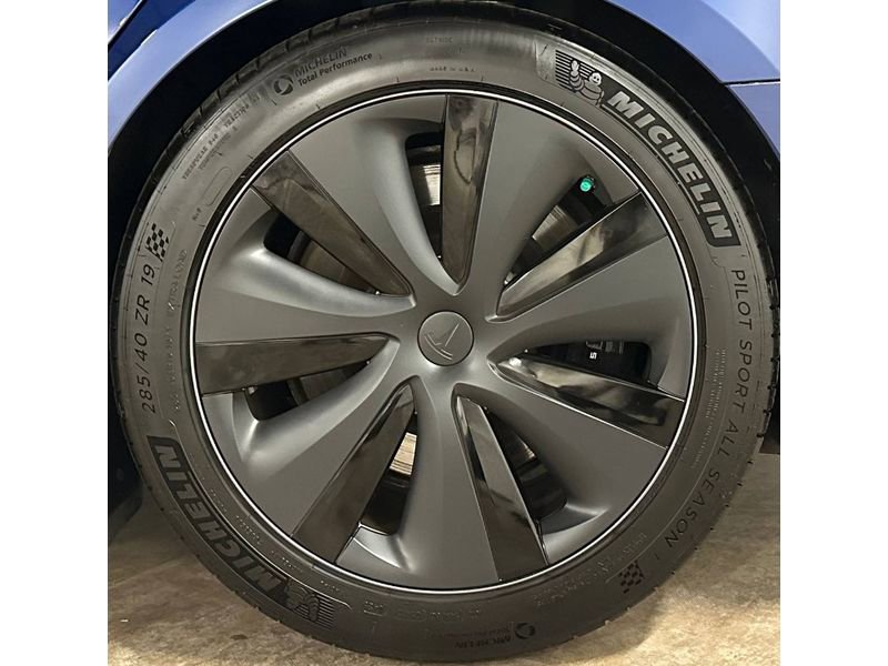 Used 2023 Tesla Model S image 12