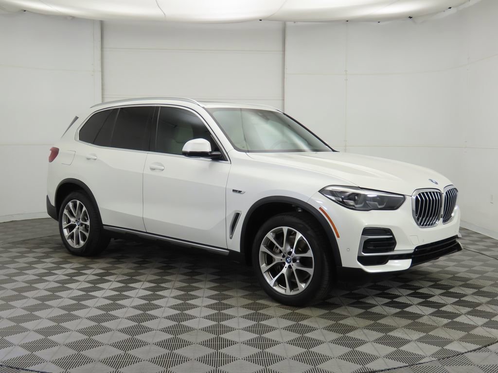 Used 2022 BMW X5 xDrive45e w/ Climate Comfort Package image 3