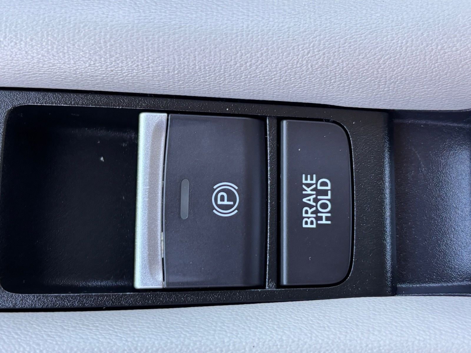 Certified 2024 Honda HR-V EX-L image 34