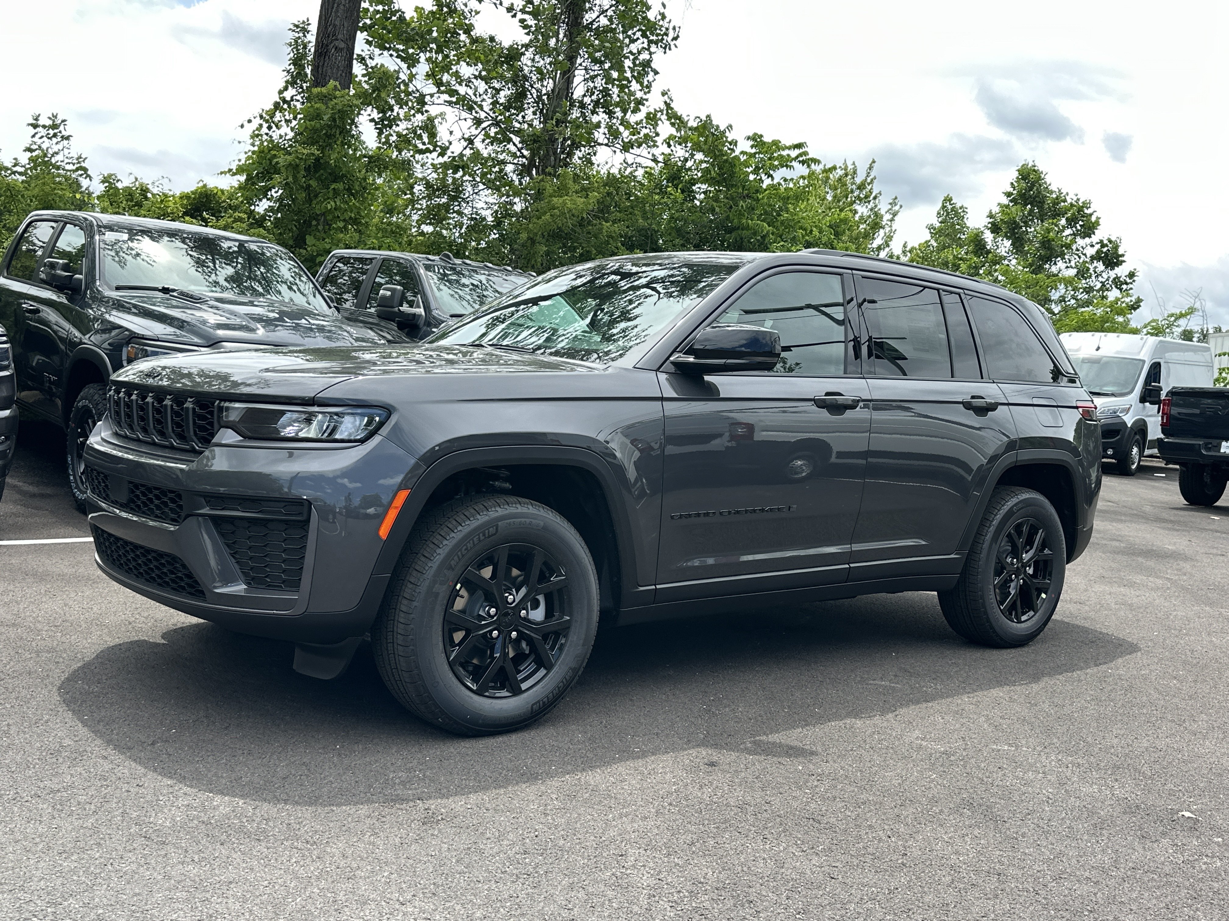 New 2026 Jeep Grand Cherokee Altitude AWD/4WD image 21