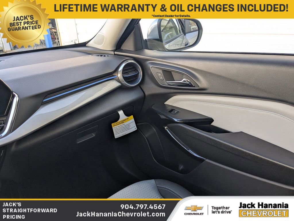 New 2026 Chevrolet Trax LT w/ Driver Confidence Package FWD image 17