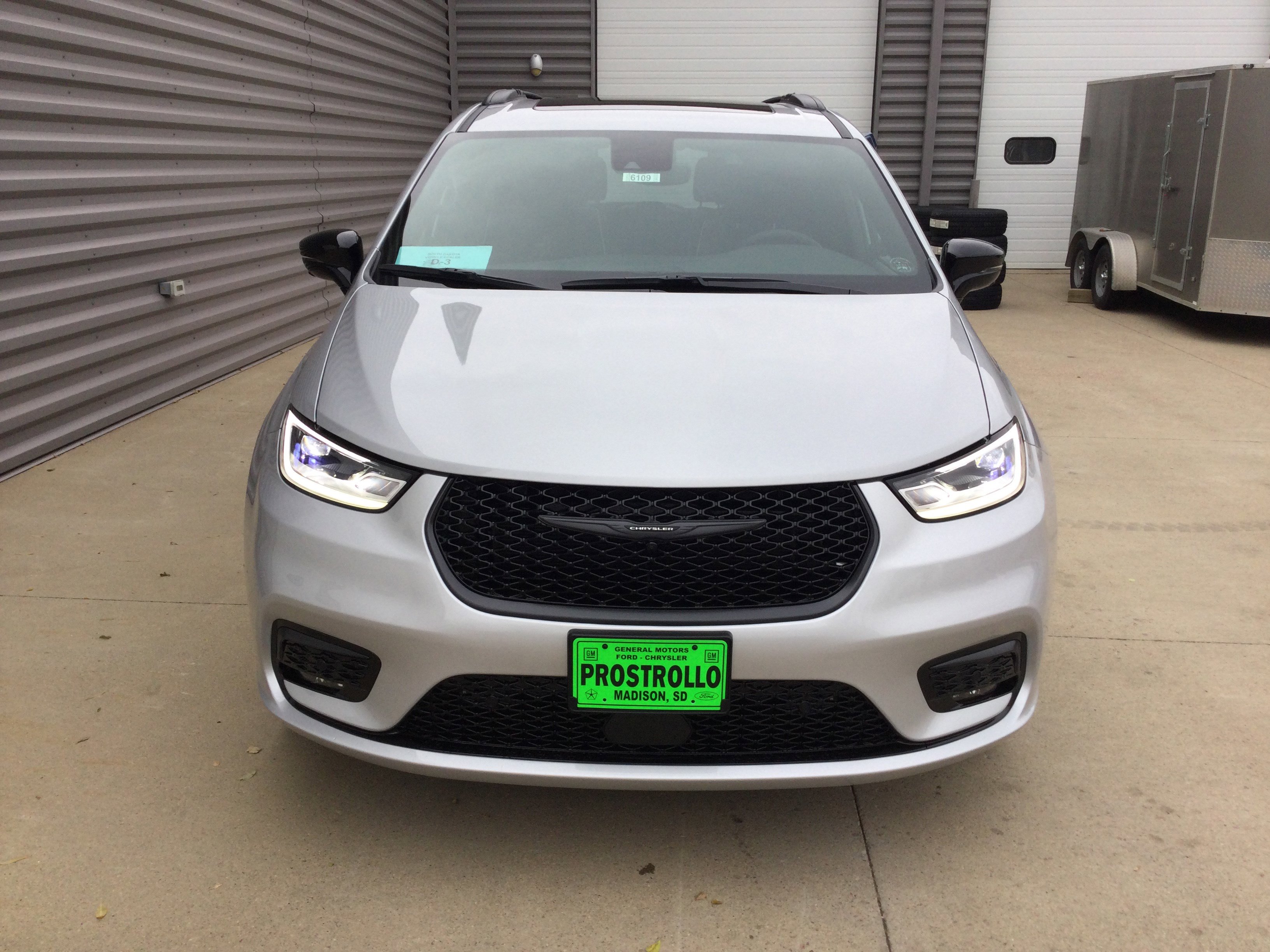 New 2026 Chrysler Pacifica Limited image 3