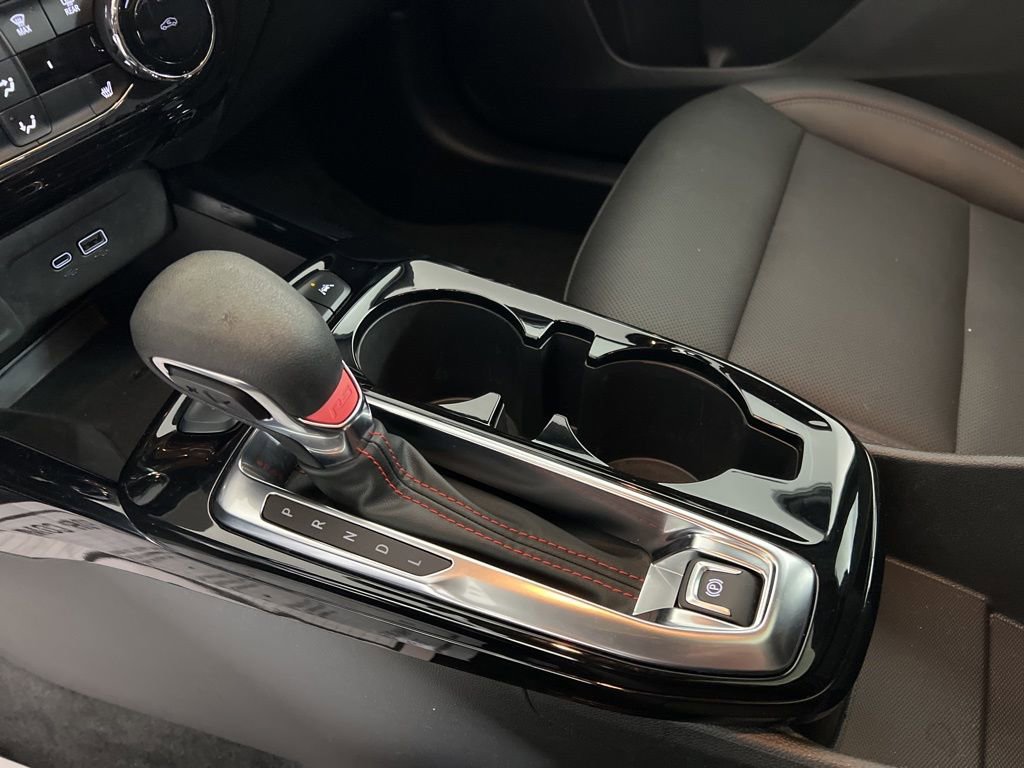 Used 2024 Chevrolet Trax RS w/ Sunroof Package image 18