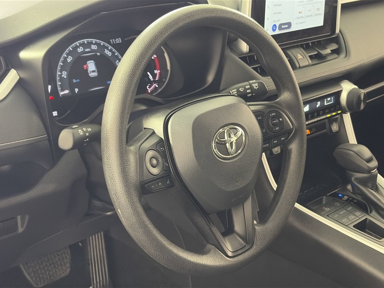 Used 2025 Toyota RAV4 LE AWD/4WD image 12