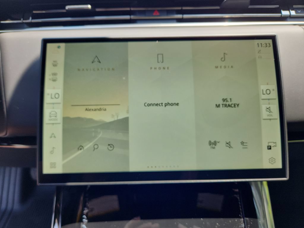 New 2026 Land Rover Range Rover Sport SE AWD/4WD image 17