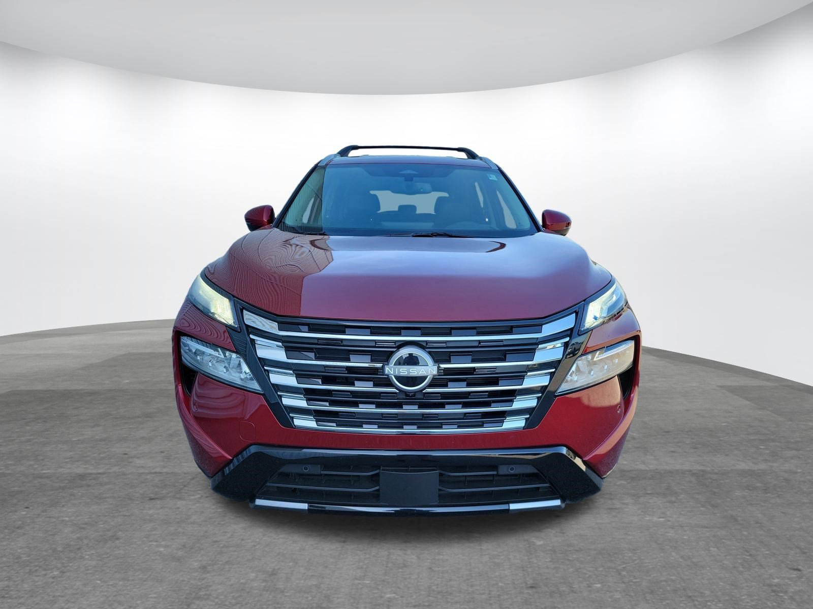 Used 2025 Nissan Rogue Platinum w/ Platinum Premium Package image 2