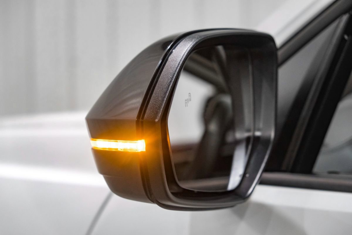 Used 2023 Volkswagen Atlas SEL R-Line image 41