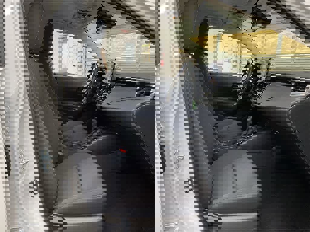 Used 2024 Toyota Corolla LE image 20