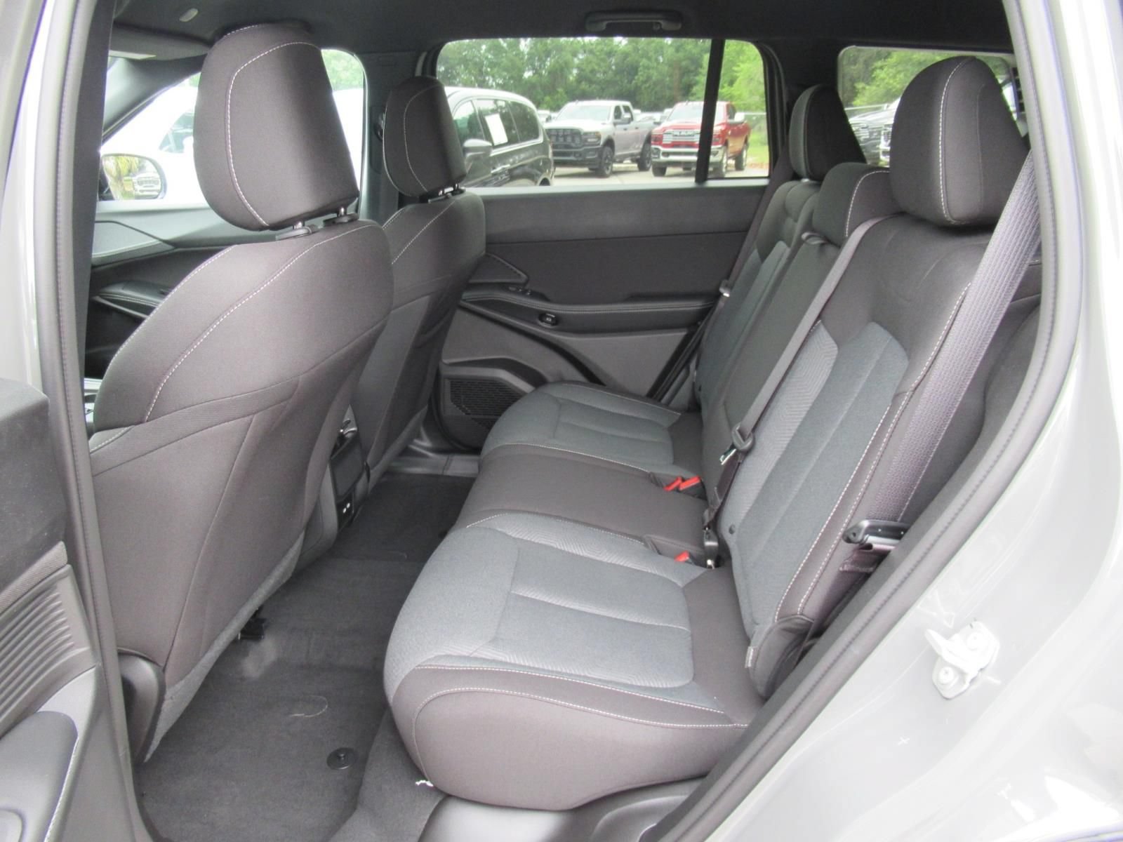 New 2026 Jeep Cherokee Laredo AWD/4WD image 32