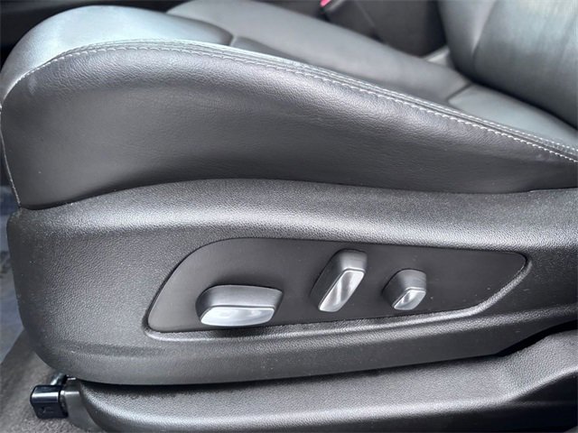 Used 2024 Cadillac XT5 Premium Luxury image 12