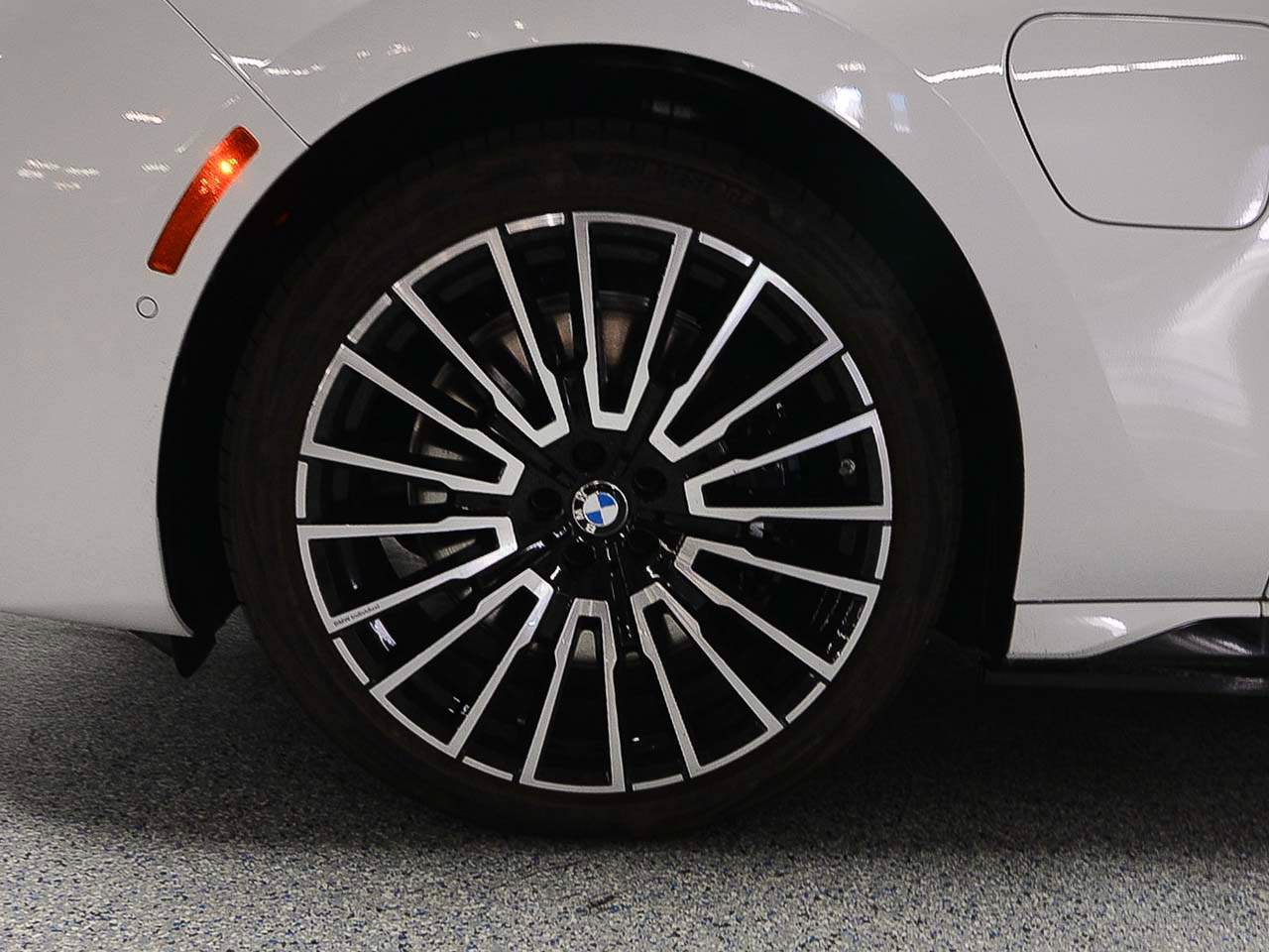 New 2026 BMW 750e xDrive w/ Premium Package AWD/4WD image 5