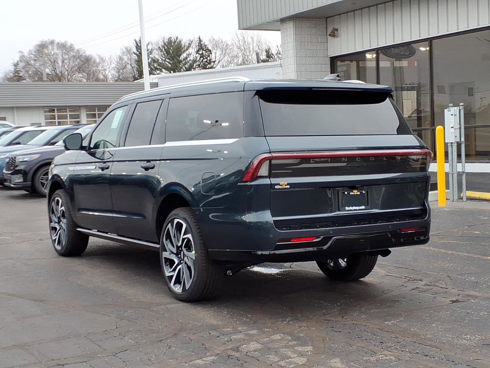 New 2026 Lincoln Navigator L Reserve image 4