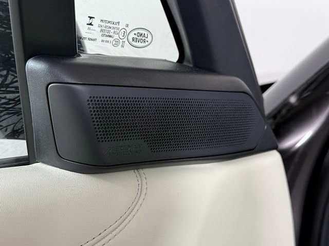 New 2025 Land Rover Range Rover SE image 30