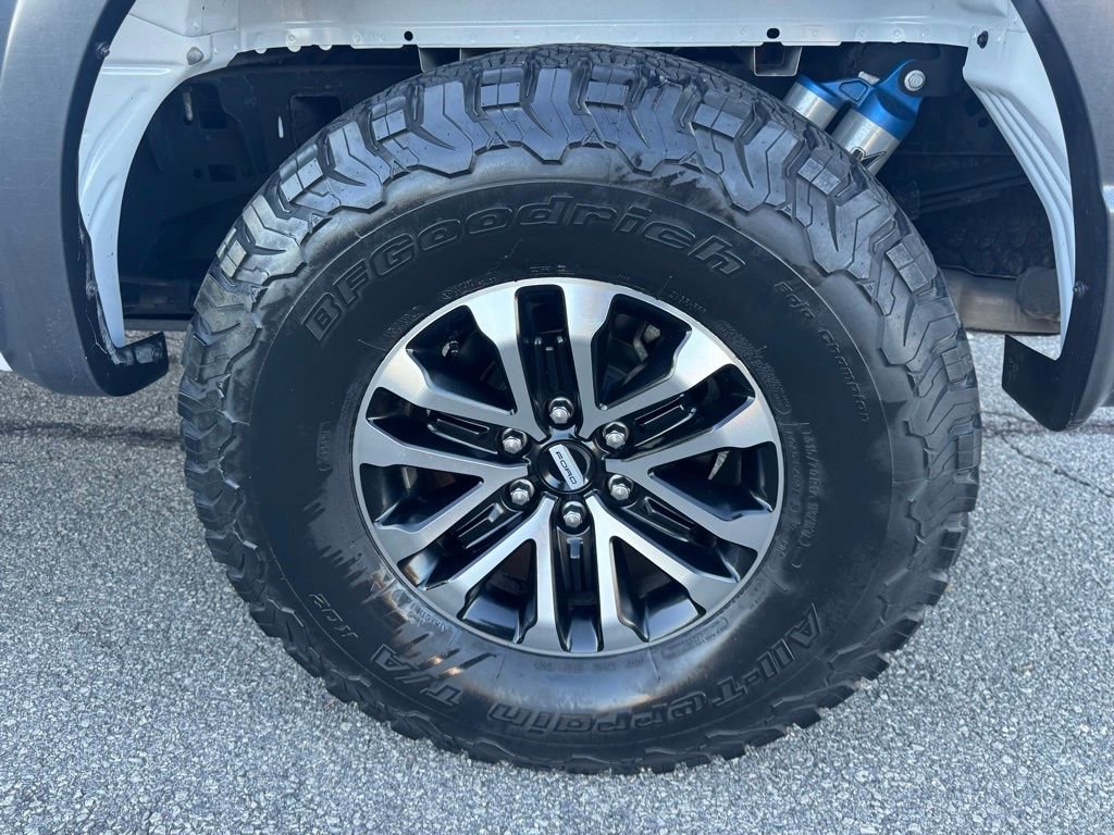 Used 2017 Ford F150 Raptor w/ Equipment Group 802A Luxury image 43