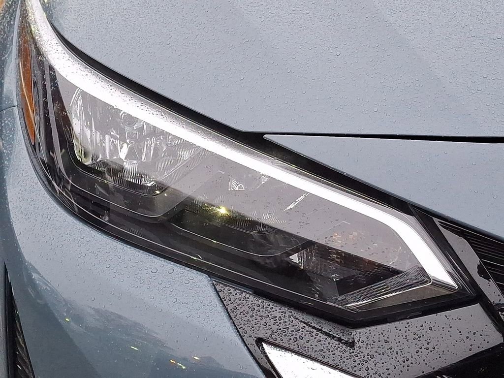 Used 2025 Nissan Sentra SV image 7