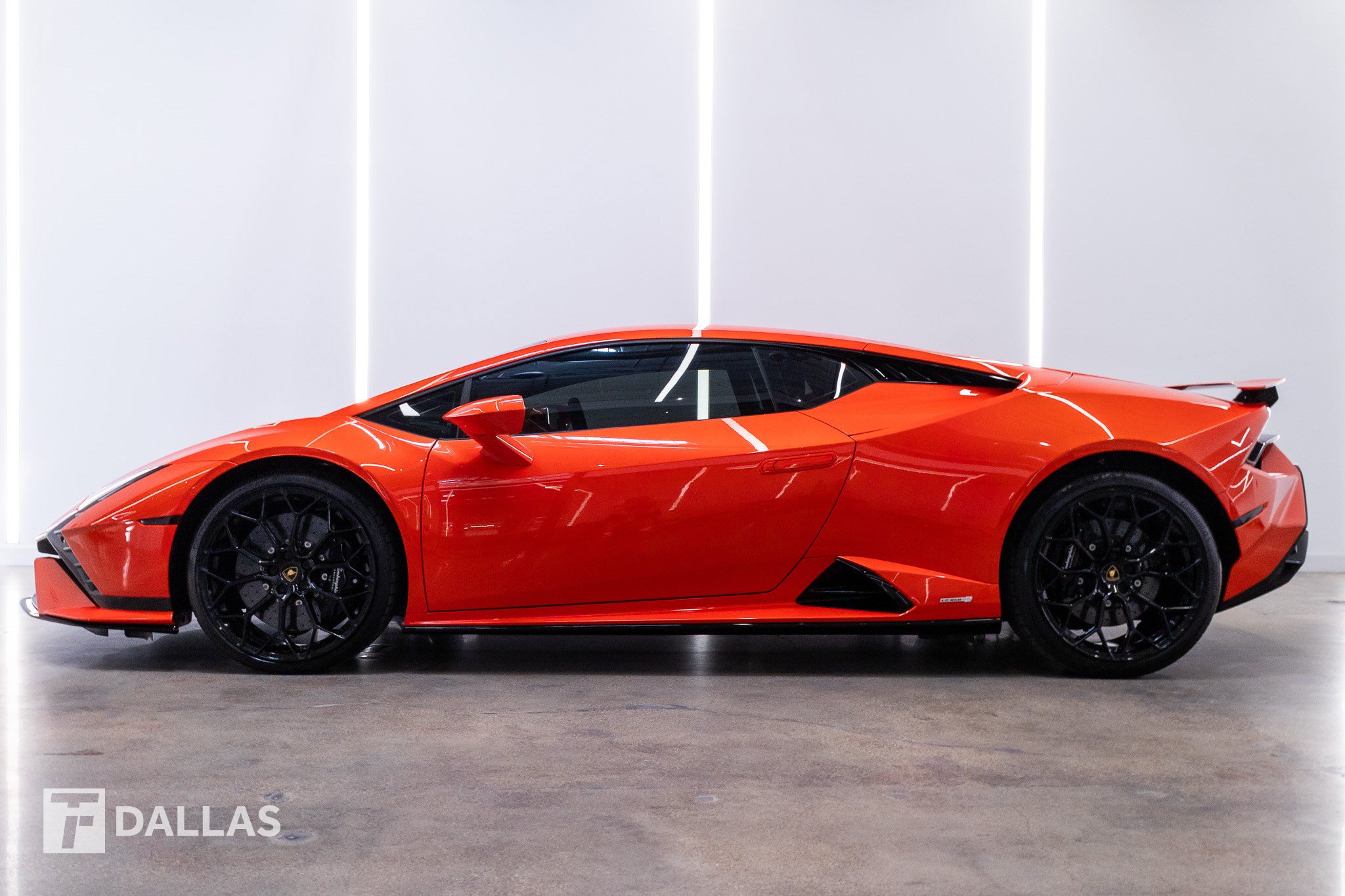 Used 2023 Lamborghini Huracan Tecnica RWD image 1