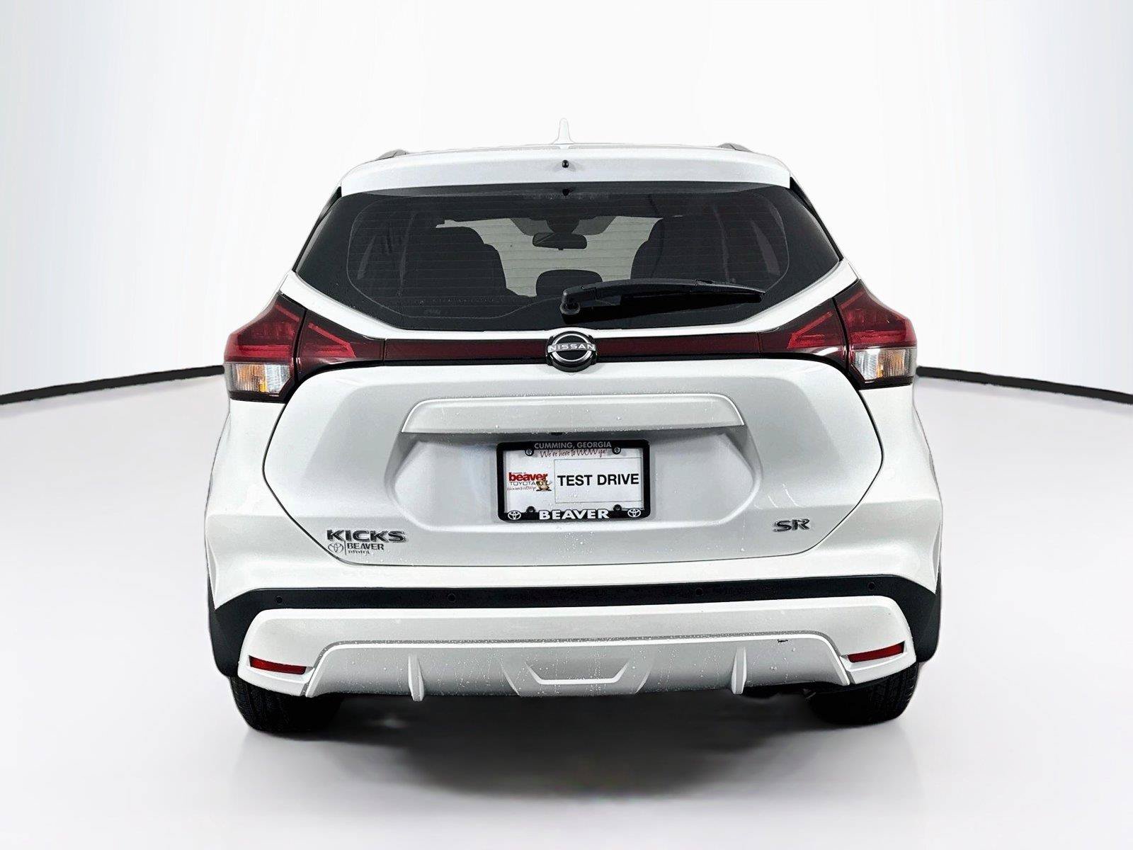 Used 2023 Nissan Kicks SR w/ SR Premium Package FWD image 11