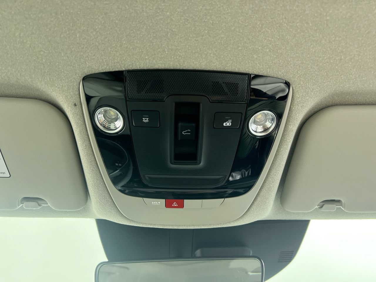 Certified 2025 Kia Niro EX Touring FWD image 20