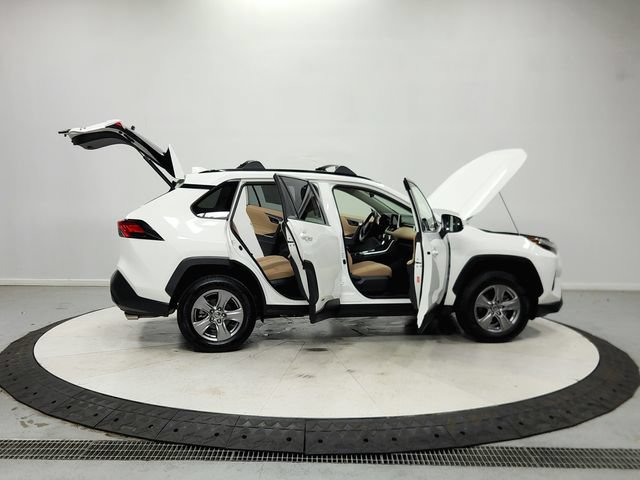 Used 2023 Toyota RAV4 LE AWD/4WD image 17