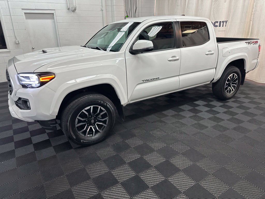 Used 2023 Toyota Tacoma TRD Sport w/ Advanced Technology Package AWD/4WD image 5