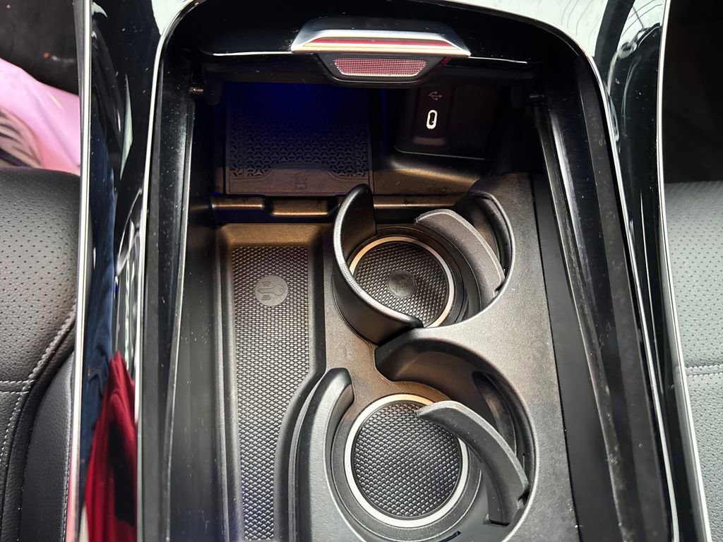 Used 2025 Mercedes-Benz GLC 300 4MATIC image 24