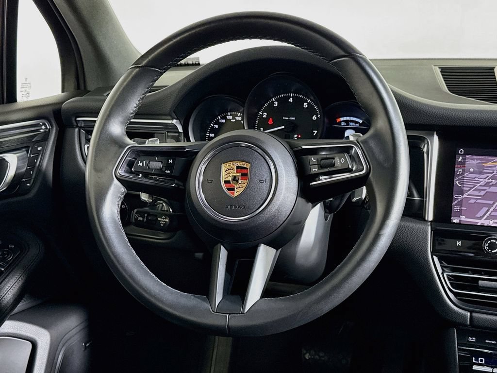 Certified 2024 Porsche Macan AWD/4WD image 12