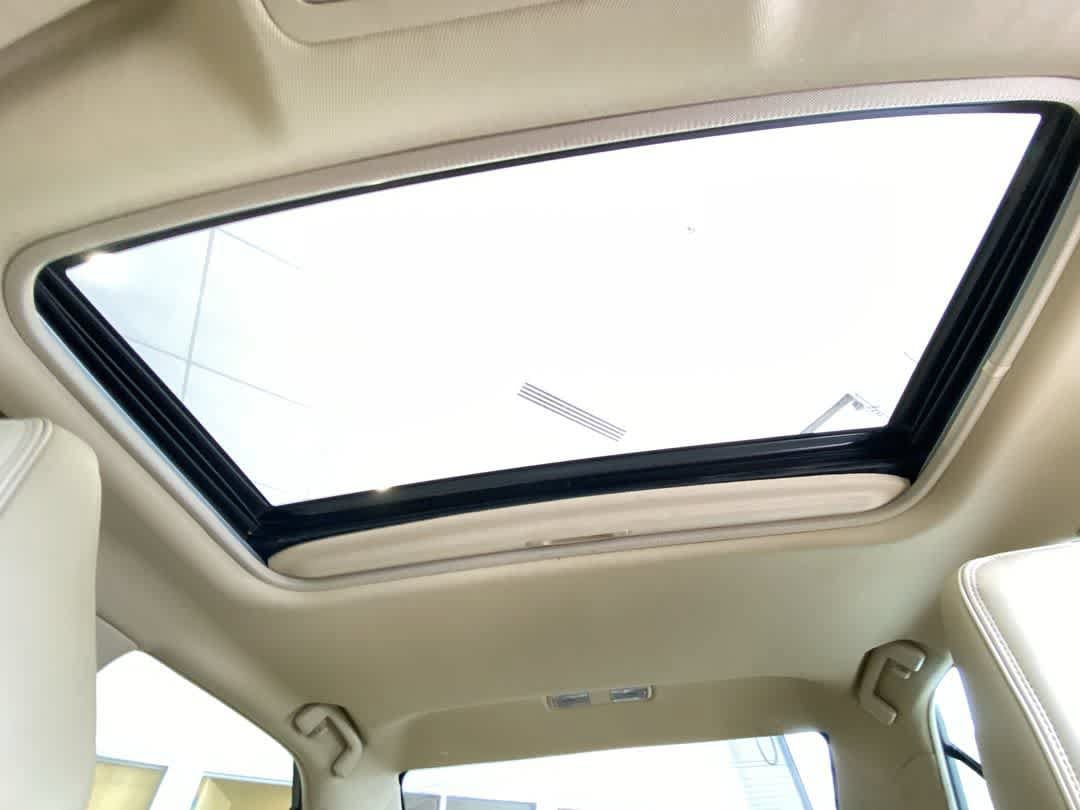 Used 2015 Toyota Camry XLE w/ Moonroof Package FWD image 25