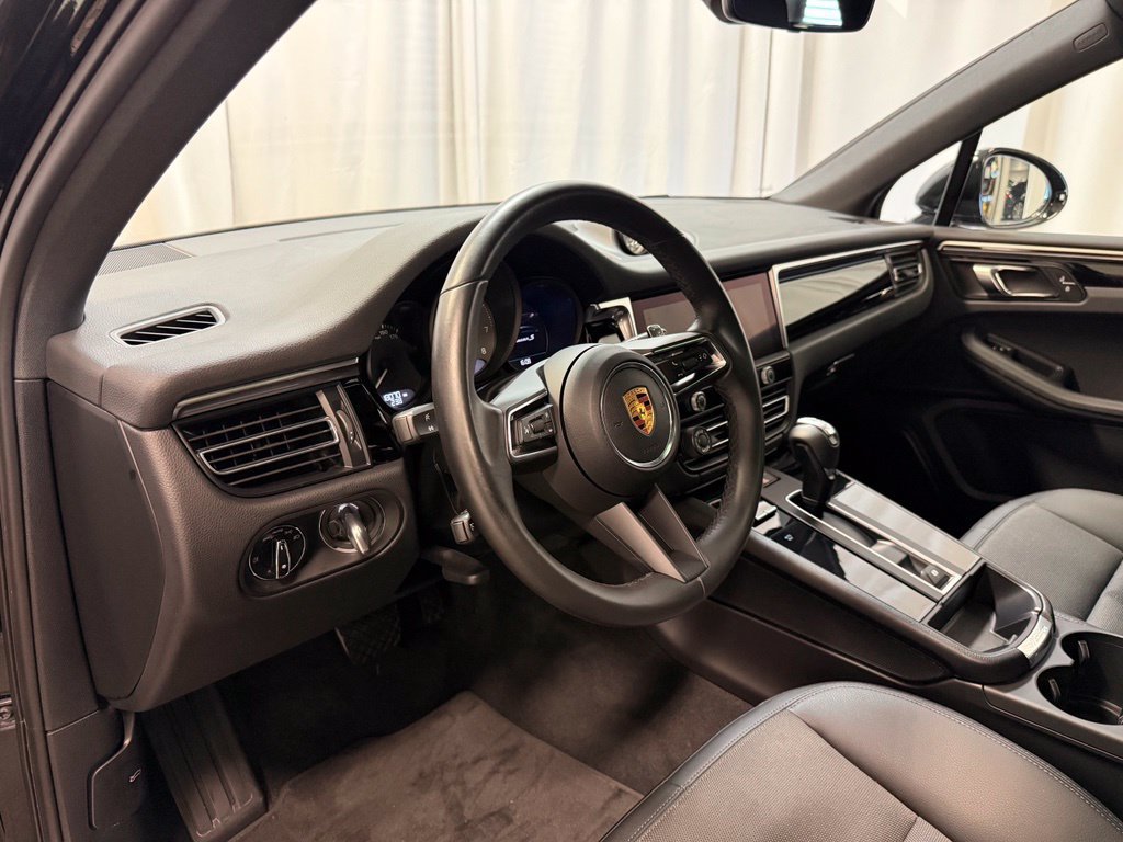 Used 2022 Porsche Macan S AWD/4WD image 4
