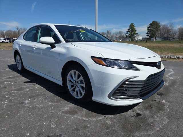 Used 2024 Toyota Camry LE image 1