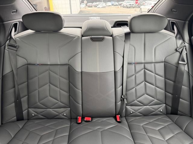 Certified 2025 BMW 740i xDrive image 27