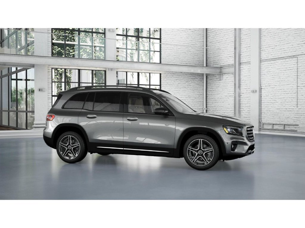 Used 2026 Mercedes-Benz GLB 250 4MATIC image 14